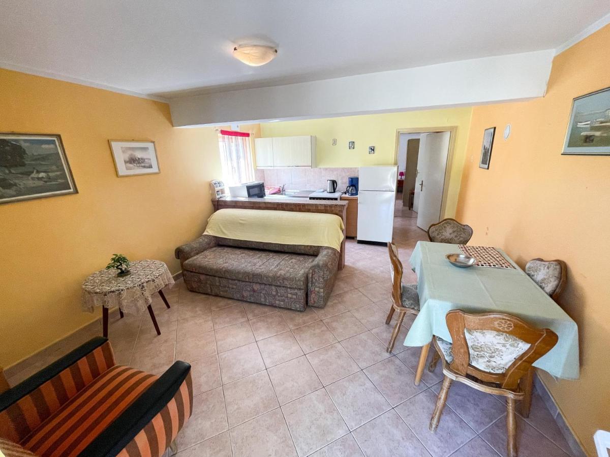 Apartmani Leonarda ยาดราโนโว ภายนอก รูปภาพ