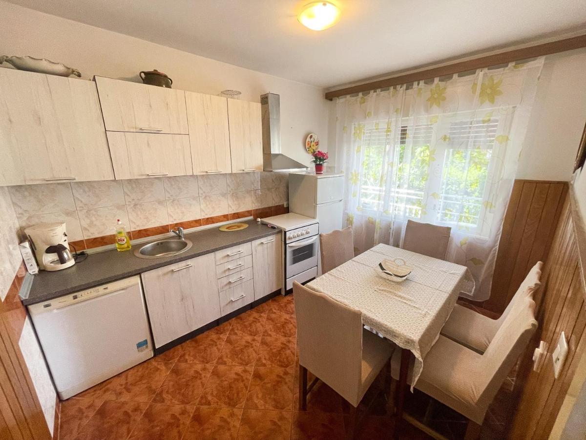 Apartmani Leonarda ยาดราโนโว ภายนอก รูปภาพ
